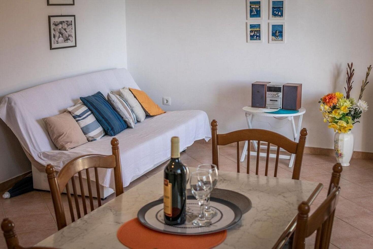 Apartments Brane - 100M From The Beach Trogir Kültér fotó