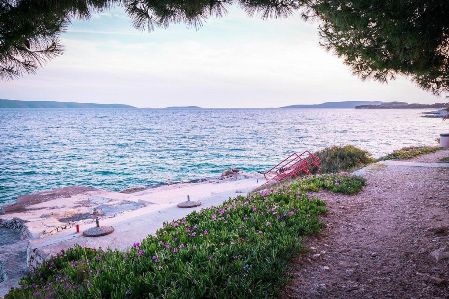 Apartments Brane - 100M From The Beach Trogir Kültér fotó